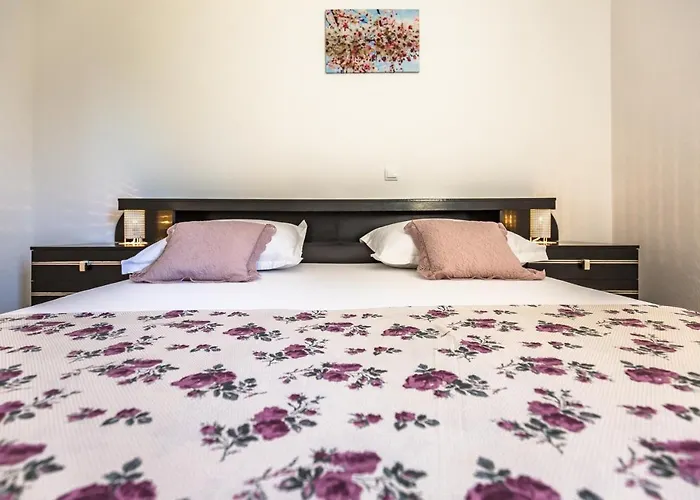 Jure * Μακάρσκα