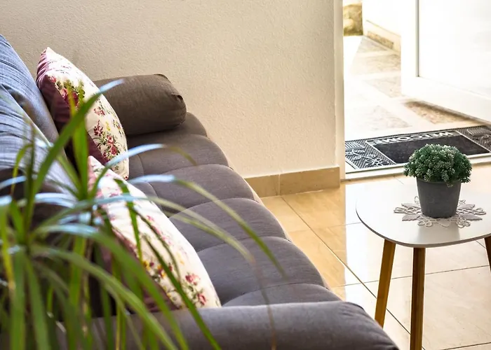 Jure * Μακάρσκα