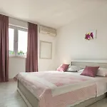 아파트 Jure Sea View *