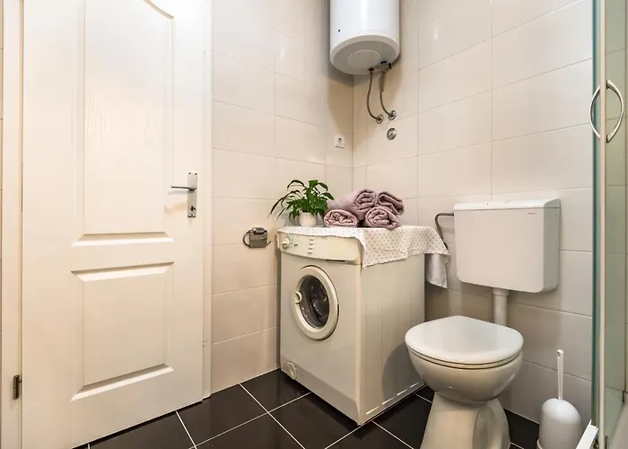 Jure Apartment Makarska