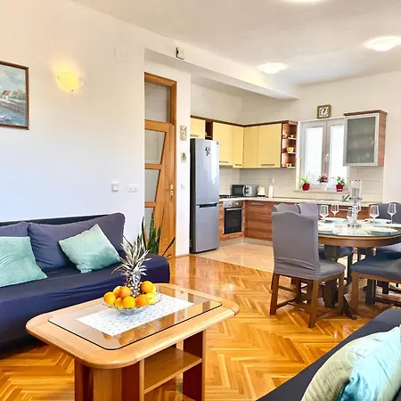 Apartment Jure Makarska