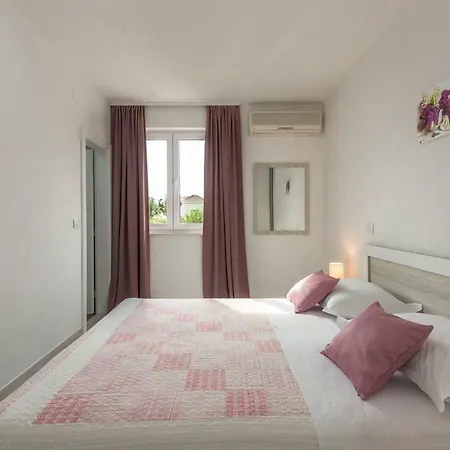 Jure Apartment