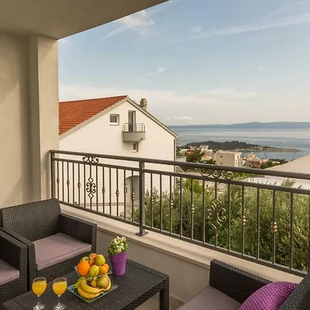 Jure Sea View Apartment *