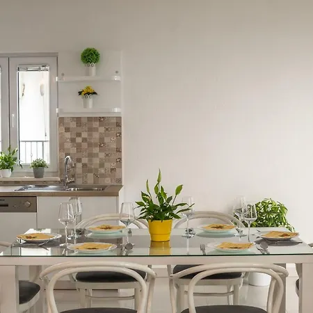 Jure Sea View Apartment *