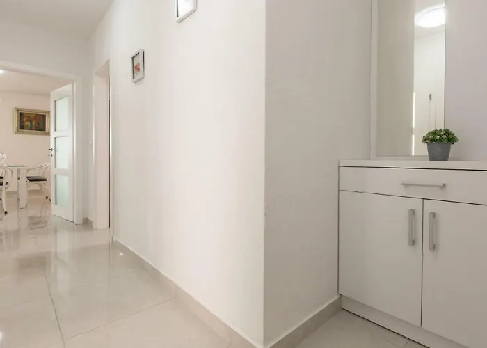 Apartment Jure Makarska